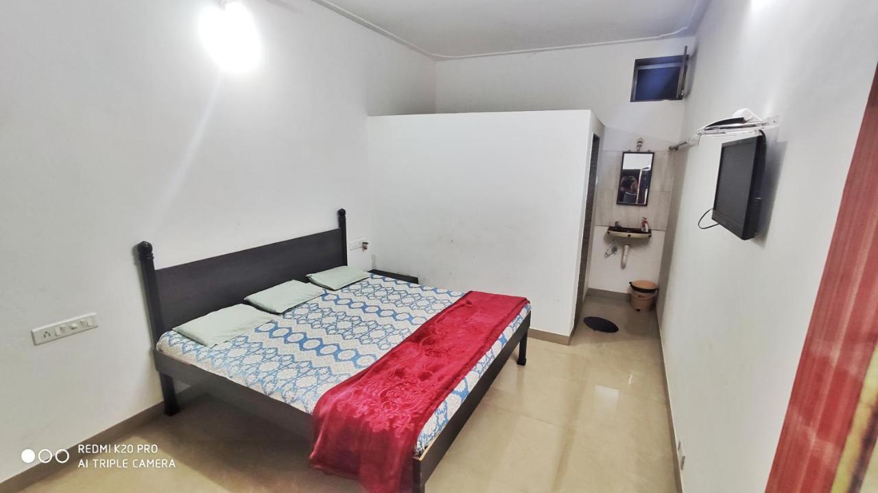 Chandraprabha Nyahari Niwas Mālvan Exterior foto