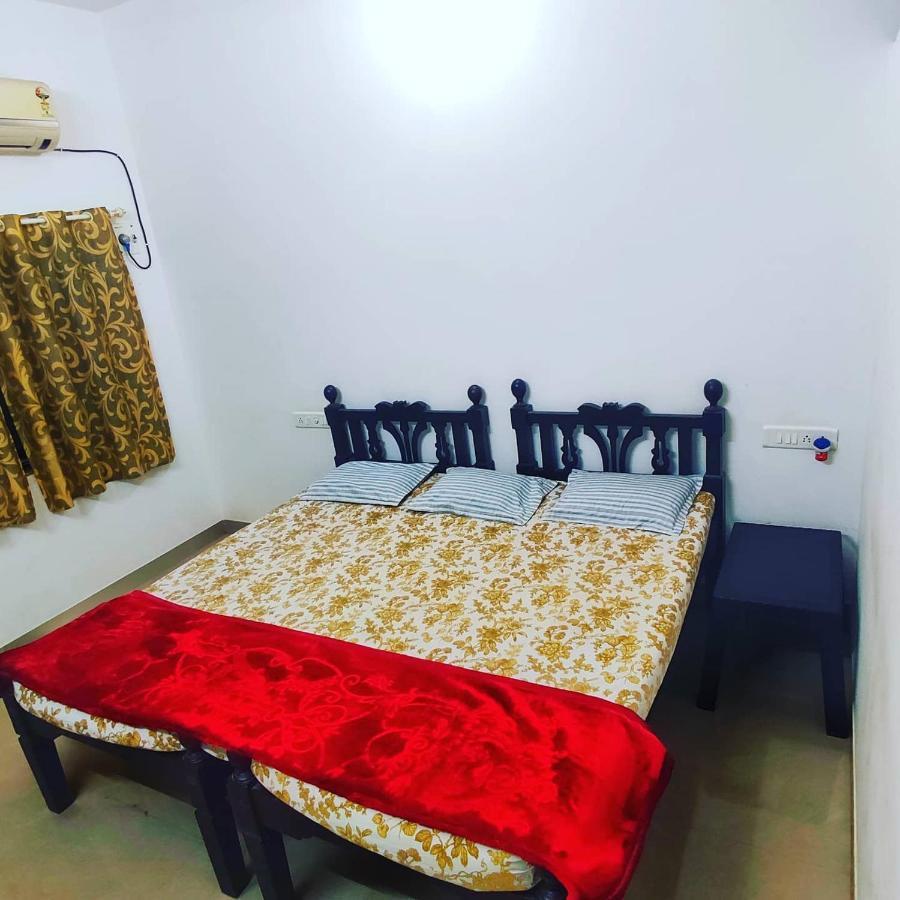 Chandraprabha Nyahari Niwas Mālvan Exterior foto