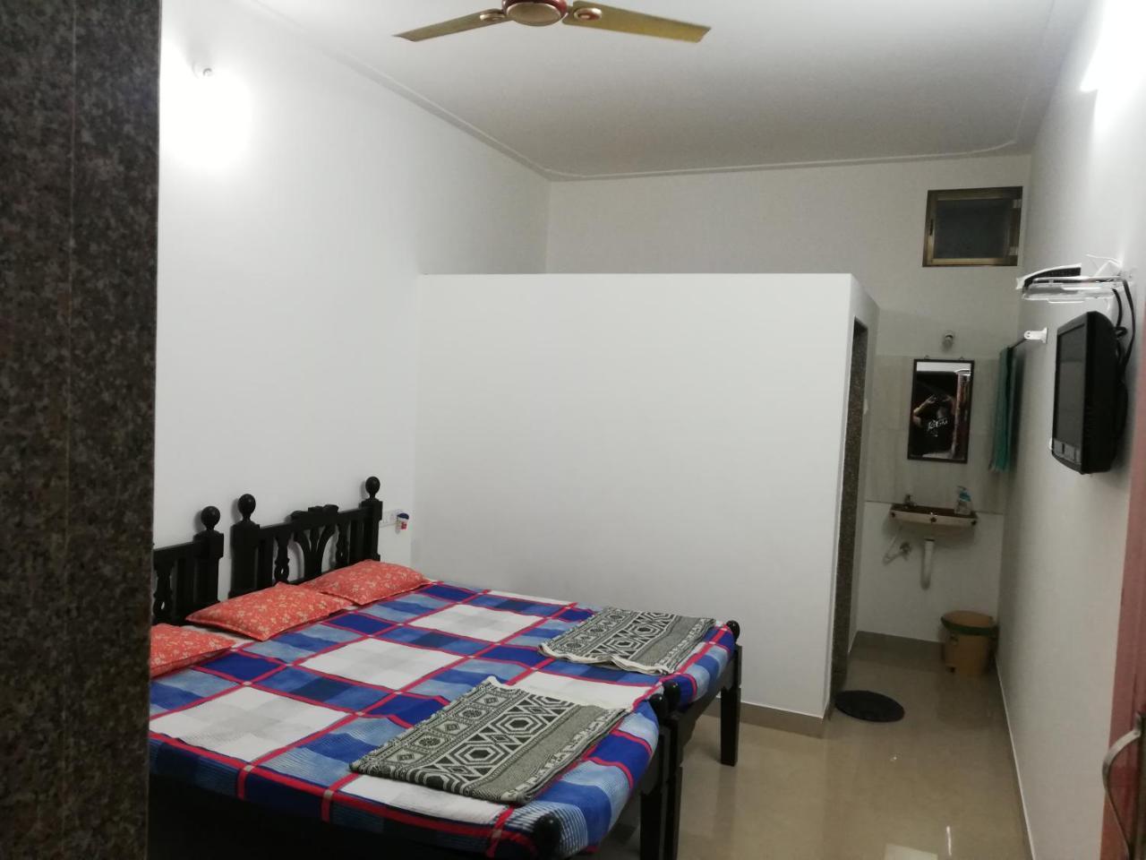 Chandraprabha Nyahari Niwas Mālvan Exterior foto